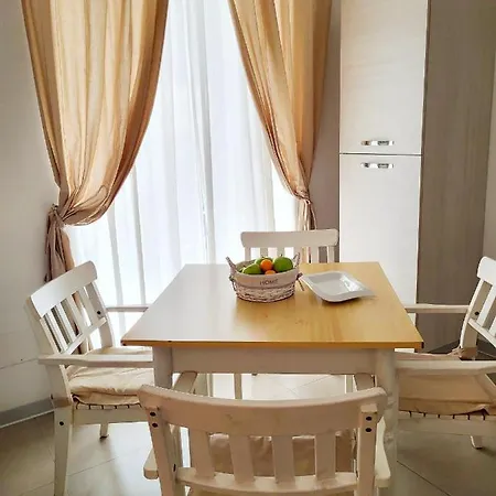 Zefnea House Apartment *