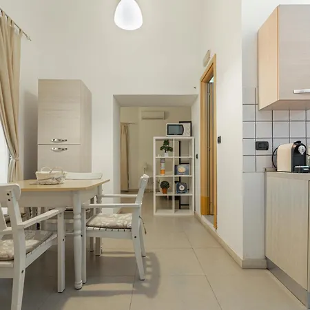 Zefnea House *