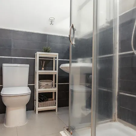 Zefnea House Apartment